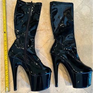New Pleaser Boots Size 7